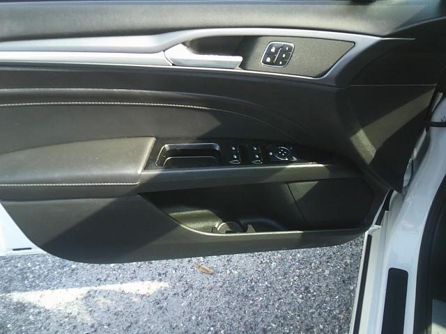 2013 WHITE /Black Ford Fusion Titanium (3FA6P0K93DR) with an 2.0L L4 DOHC 16V engine, Automatic transmission, located at 4000 Bee Ridge Road, Sarasota, FL, 34233, (941) 926-0300, 27.298664, -82.489151 - Photo#14