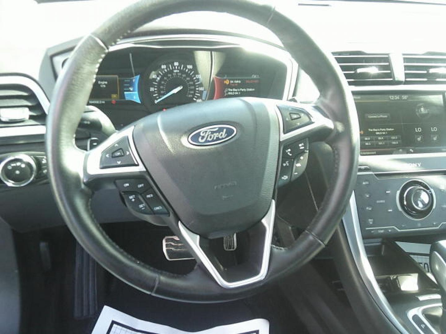 2013 WHITE /Black Ford Fusion Titanium (3FA6P0K93DR) with an 2.0L L4 DOHC 16V engine, Automatic transmission, located at 4000 Bee Ridge Road, Sarasota, FL, 34233, (941) 926-0300, 27.298664, -82.489151 - Photo#17