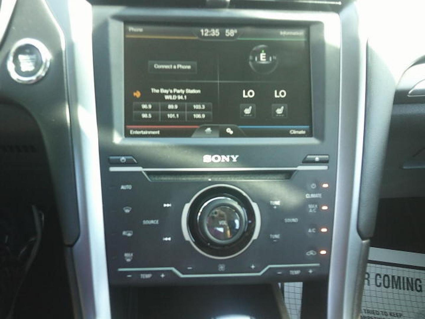 2013 WHITE /Black Ford Fusion Titanium (3FA6P0K93DR) with an 2.0L L4 DOHC 16V engine, Automatic transmission, located at 4000 Bee Ridge Road, Sarasota, FL, 34233, (941) 926-0300, 27.298664, -82.489151 - Photo#19