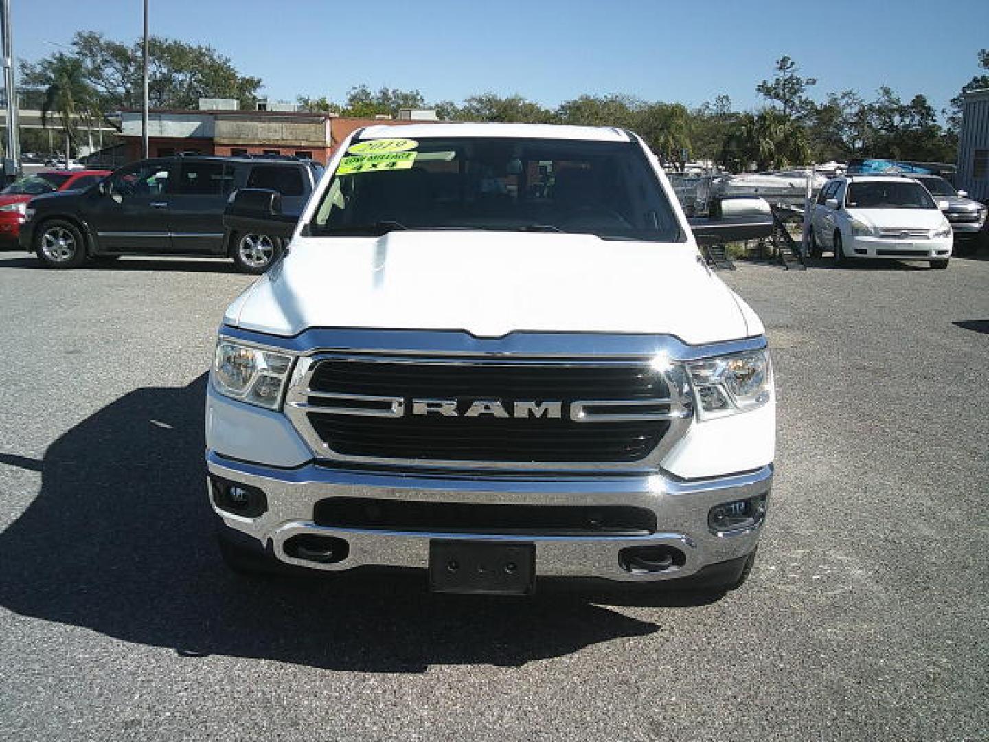 2019 WHITE /Gray RAM 1500 Big Horn Crew Cab SWB 4WD (1C6SRFFT5KN) with an 5.7L V8 OHV 16V engine, 8A transmission, located at 4000 Bee Ridge Road, Sarasota, FL, 34233, (941) 926-0300, 27.298664, -82.489151 - Photo#1