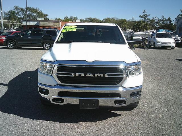 2019 WHITE /Gray RAM 1500 Big Horn Crew Cab SWB 4WD (1C6SRFFT5KN) with an 5.7L V8 OHV 16V engine, 8A transmission, located at 4000 Bee Ridge Road, Sarasota, FL, 34233, (941) 926-0300, 27.298664, -82.489151 - Photo#1