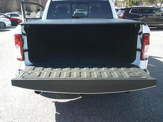 2019 WHITE /Gray RAM 1500 Big Horn Crew Cab SWB 4WD (1C6SRFFT5KN) with an 5.7L V8 OHV 16V engine, 8A transmission, located at 4000 Bee Ridge Road, Sarasota, FL, 34233, (941) 926-0300, 27.298664, -82.489151 - Photo#8