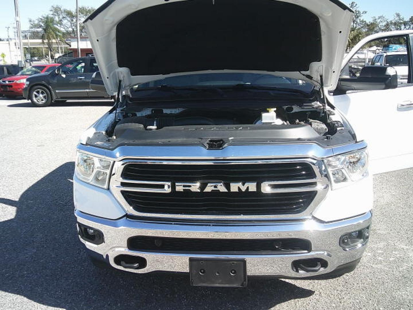 2019 WHITE /Gray RAM 1500 Big Horn Crew Cab SWB 4WD (1C6SRFFT5KN) with an 5.7L V8 OHV 16V engine, 8A transmission, located at 4000 Bee Ridge Road, Sarasota, FL, 34233, (941) 926-0300, 27.298664, -82.489151 - Photo#9