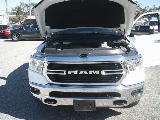 2019 WHITE /Gray RAM 1500 Big Horn Crew Cab SWB 4WD (1C6SRFFT5KN) with an 5.7L V8 OHV 16V engine, 8A transmission, located at 4000 Bee Ridge Road, Sarasota, FL, 34233, (941) 926-0300, 27.298664, -82.489151 - Photo#9