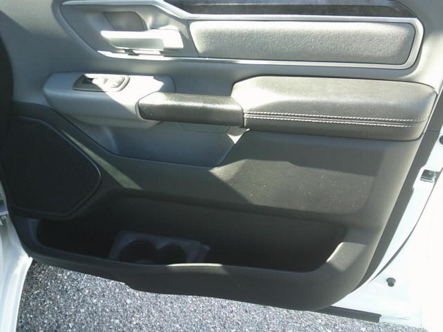 2019 WHITE /Gray RAM 1500 Big Horn Crew Cab SWB 4WD (1C6SRFFT5KN) with an 5.7L V8 OHV 16V engine, 8A transmission, located at 4000 Bee Ridge Road, Sarasota, FL, 34233, (941) 926-0300, 27.298664, -82.489151 - Photo#14