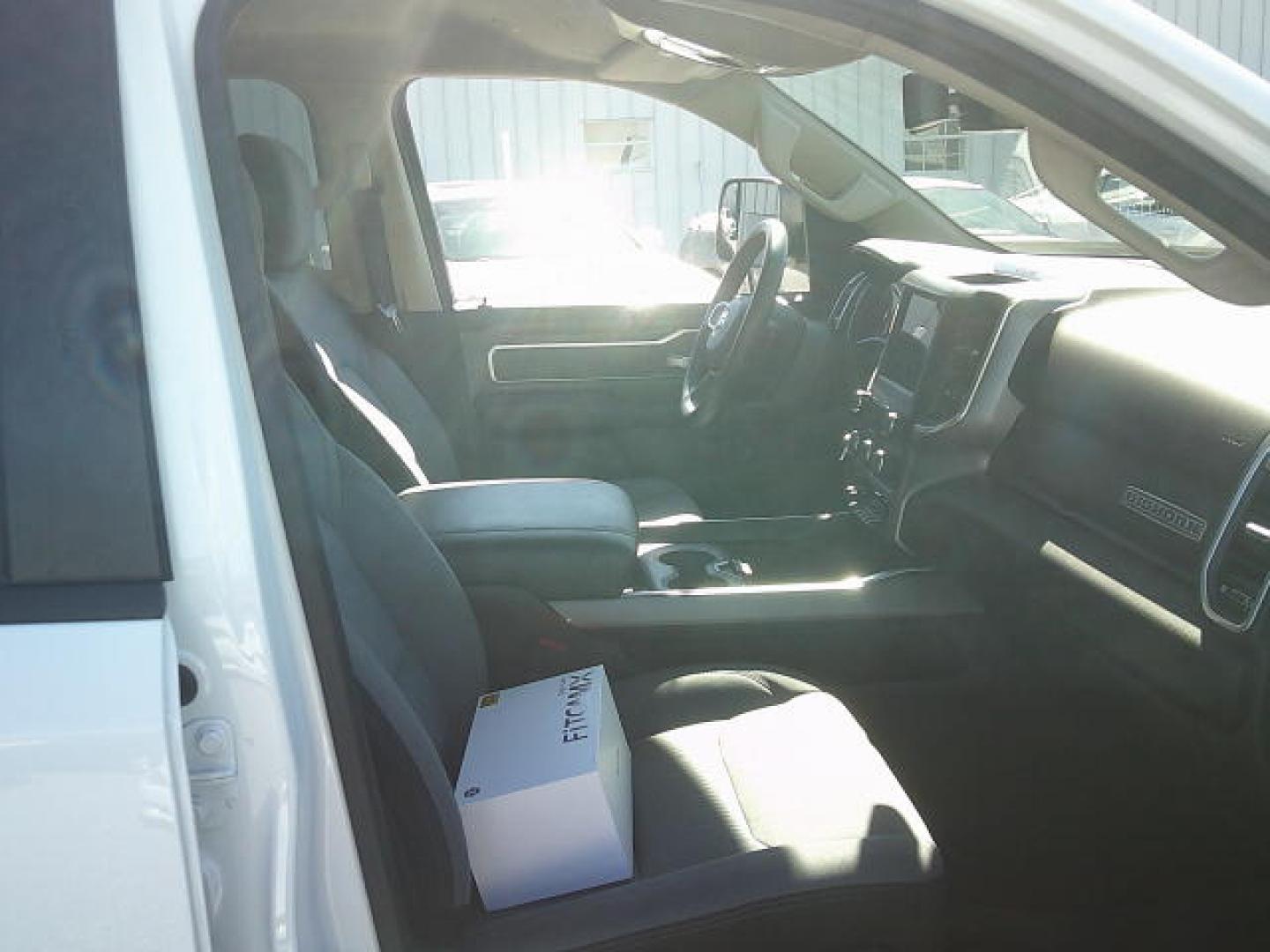 2019 WHITE /Gray RAM 1500 Big Horn Crew Cab SWB 4WD (1C6SRFFT5KN) with an 5.7L V8 OHV 16V engine, 8A transmission, located at 4000 Bee Ridge Road, Sarasota, FL, 34233, (941) 926-0300, 27.298664, -82.489151 - Photo#15