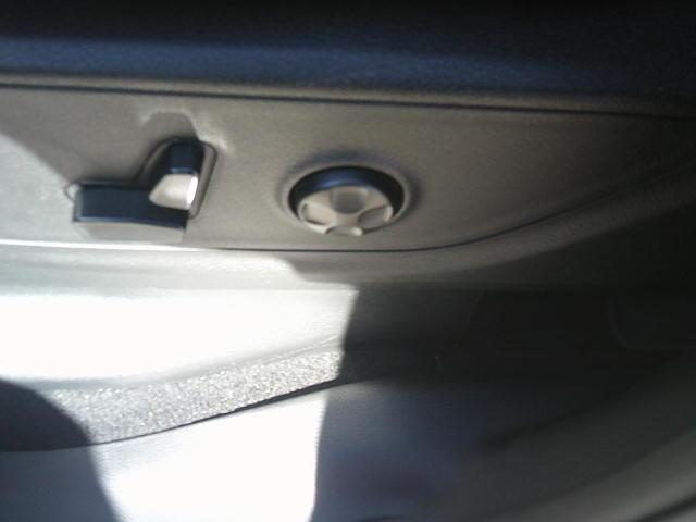 2019 WHITE /Gray RAM 1500 Big Horn Crew Cab SWB 4WD (1C6SRFFT5KN) with an 5.7L V8 OHV 16V engine, 8A transmission, located at 4000 Bee Ridge Road, Sarasota, FL, 34233, (941) 926-0300, 27.298664, -82.489151 - Photo#19