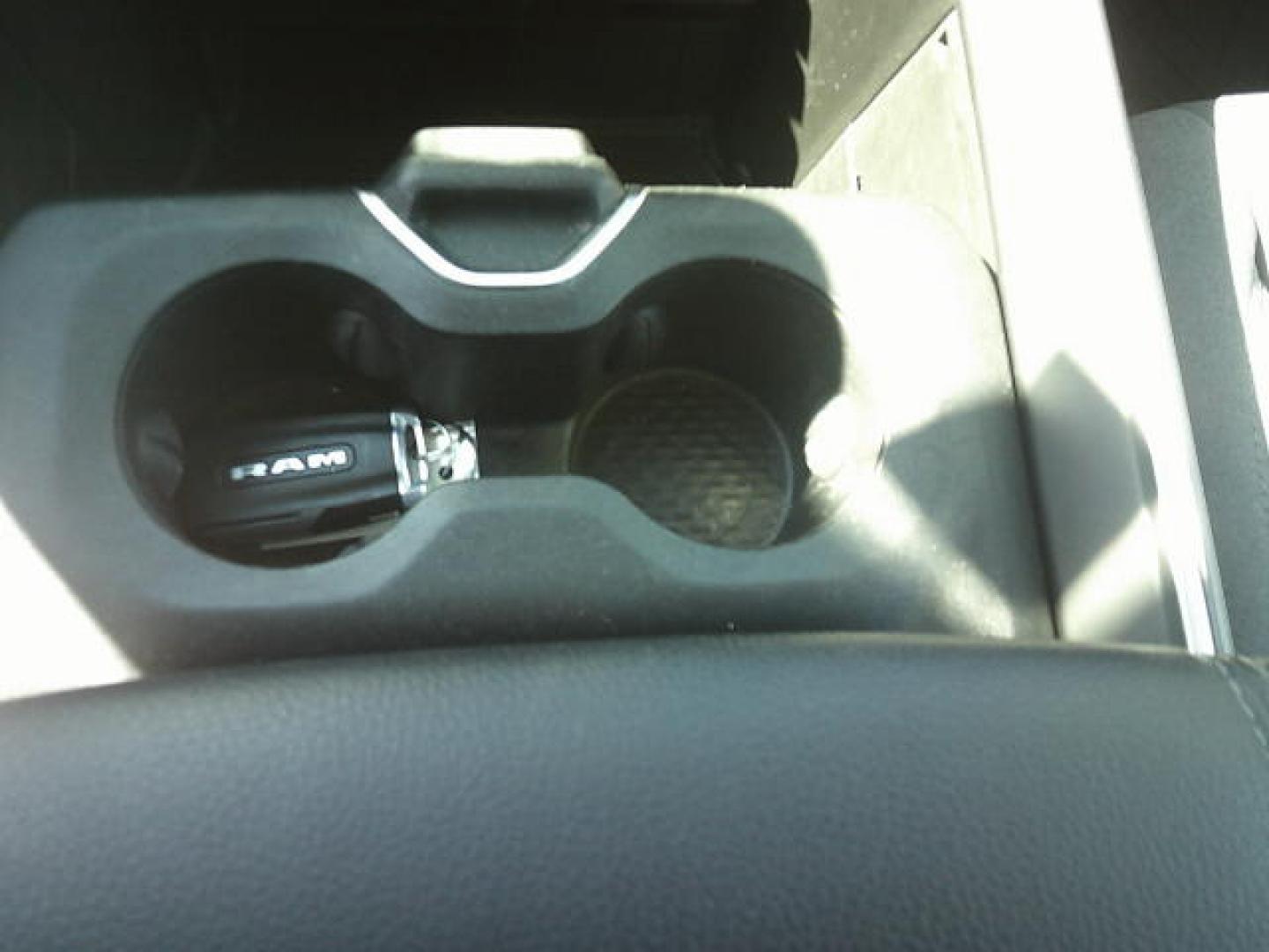 2019 WHITE /Gray RAM 1500 Big Horn Crew Cab SWB 4WD (1C6SRFFT5KN) with an 5.7L V8 OHV 16V engine, 8A transmission, located at 4000 Bee Ridge Road, Sarasota, FL, 34233, (941) 926-0300, 27.298664, -82.489151 - Photo#22