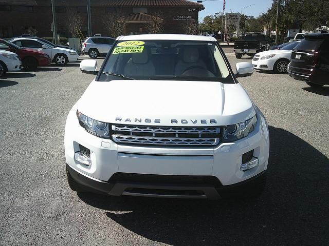 2012 WHITE /Beige Land Rover Range Rover Evoque Prestige Premium 5-Door (SALVV2BG9CH) with an 2.0L L4 DOHC 24V TURBO engine, 6-Speed Automatic transmission, located at 4000 Bee Ridge Road, Sarasota, FL, 34233, (941) 926-0300, 27.298664, -82.489151 - Photo#1