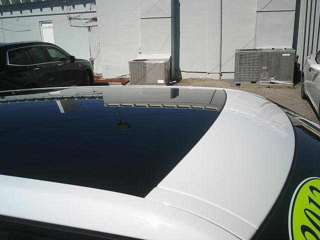 2012 WHITE /Beige Land Rover Range Rover Evoque Prestige Premium 5-Door (SALVV2BG9CH) with an 2.0L L4 DOHC 24V TURBO engine, 6-Speed Automatic transmission, located at 4000 Bee Ridge Road, Sarasota, FL, 34233, (941) 926-0300, 27.298664, -82.489151 - Photo#8