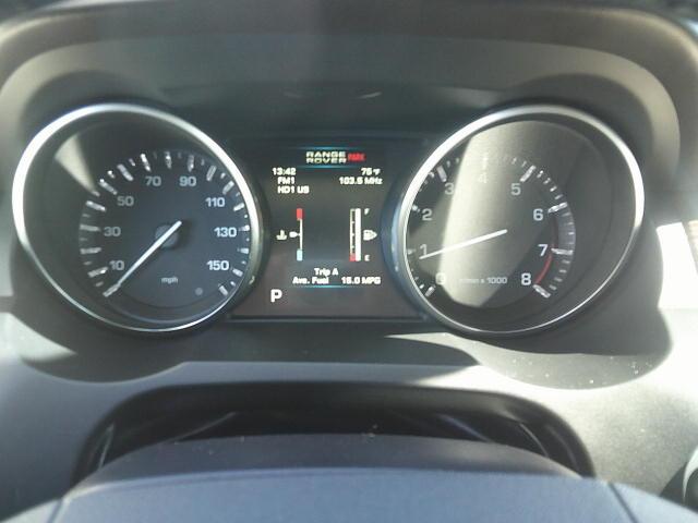 2012 WHITE /Beige Land Rover Range Rover Evoque Prestige Premium 5-Door (SALVV2BG9CH) with an 2.0L L4 DOHC 24V TURBO engine, 6-Speed Automatic transmission, located at 4000 Bee Ridge Road, Sarasota, FL, 34233, (941) 926-0300, 27.298664, -82.489151 - Photo#22