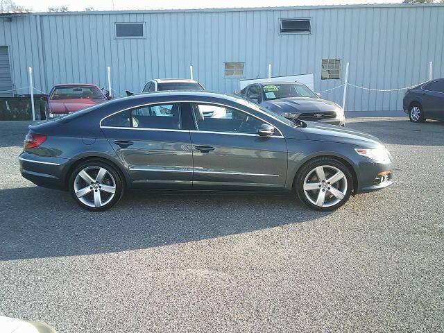 2011 Gray /Black Volkswagen CC Luxury (WVWHP7AN5BE) with an 2.0L L4 DOHC 16V TURBO engine, 6-Speed Automatic transmission, located at 4000 Bee Ridge Road, Sarasota, FL, 34233, (941) 926-0300, 27.298664, -82.489151 - Photo#6