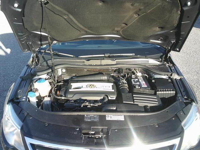 2011 Gray /Black Volkswagen CC Luxury (WVWHP7AN5BE) with an 2.0L L4 DOHC 16V TURBO engine, 6-Speed Automatic transmission, located at 4000 Bee Ridge Road, Sarasota, FL, 34233, (941) 926-0300, 27.298664, -82.489151 - Photo#9