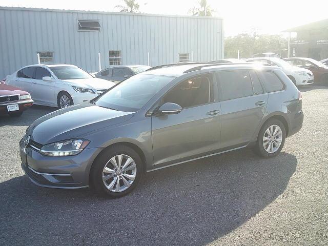 2019 Gray /Gray Volkswagen Golf SportWagen 1.4T S 4Motion 6A (3VW117AU1KM) with an 1.8L L4 DOHC 16V engine, 6A transmission, located at 4000 Bee Ridge Road, Sarasota, FL, 34233, (941) 926-0300, 27.298664, -82.489151 - Photo#0
