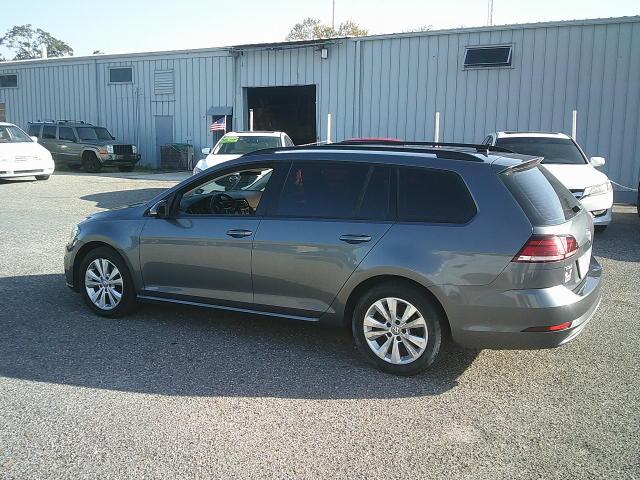 2019 Gray /Gray Volkswagen Golf SportWagen 1.4T S 4Motion 6A (3VW117AU1KM) with an 1.8L L4 DOHC 16V engine, 6A transmission, located at 4000 Bee Ridge Road, Sarasota, FL, 34233, (941) 926-0300, 27.298664, -82.489151 - Photo#3