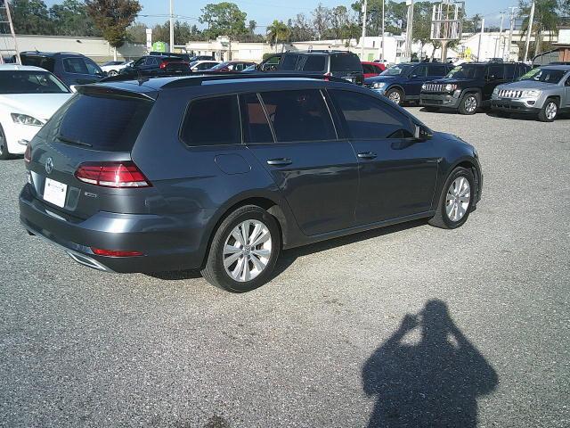 2019 Gray /Gray Volkswagen Golf SportWagen 1.4T S 4Motion 6A (3VW117AU1KM) with an 1.8L L4 DOHC 16V engine, 6A transmission, located at 4000 Bee Ridge Road, Sarasota, FL, 34233, (941) 926-0300, 27.298664, -82.489151 - Photo#5