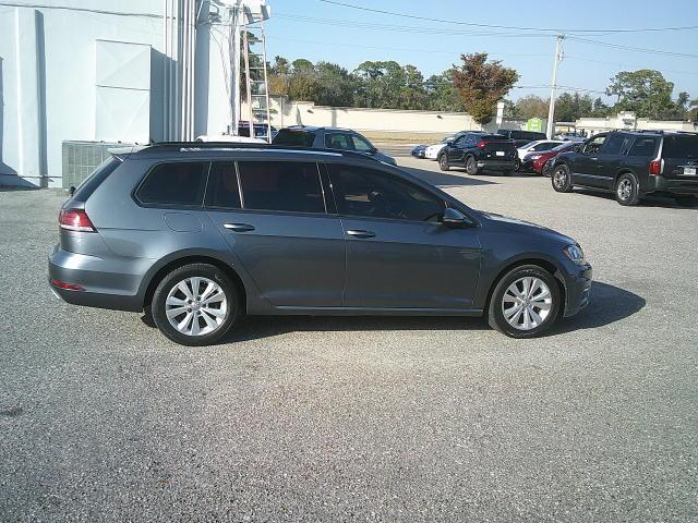 2019 Gray /Gray Volkswagen Golf SportWagen 1.4T S 4Motion 6A (3VW117AU1KM) with an 1.8L L4 DOHC 16V engine, 6A transmission, located at 4000 Bee Ridge Road, Sarasota, FL, 34233, (941) 926-0300, 27.298664, -82.489151 - Photo#6