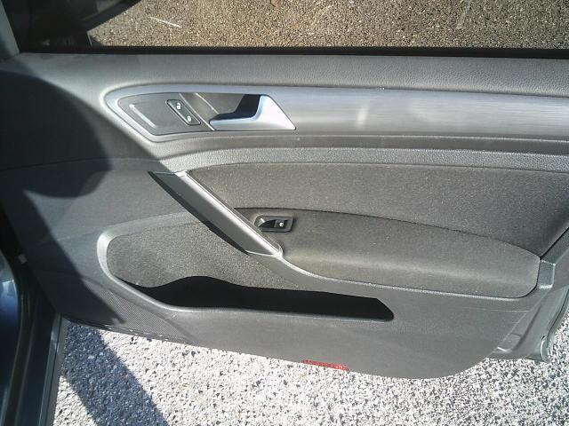 2019 Gray /Gray Volkswagen Golf SportWagen 1.4T S 4Motion 6A (3VW117AU1KM) with an 1.8L L4 DOHC 16V engine, 6A transmission, located at 4000 Bee Ridge Road, Sarasota, FL, 34233, (941) 926-0300, 27.298664, -82.489151 - Photo#13