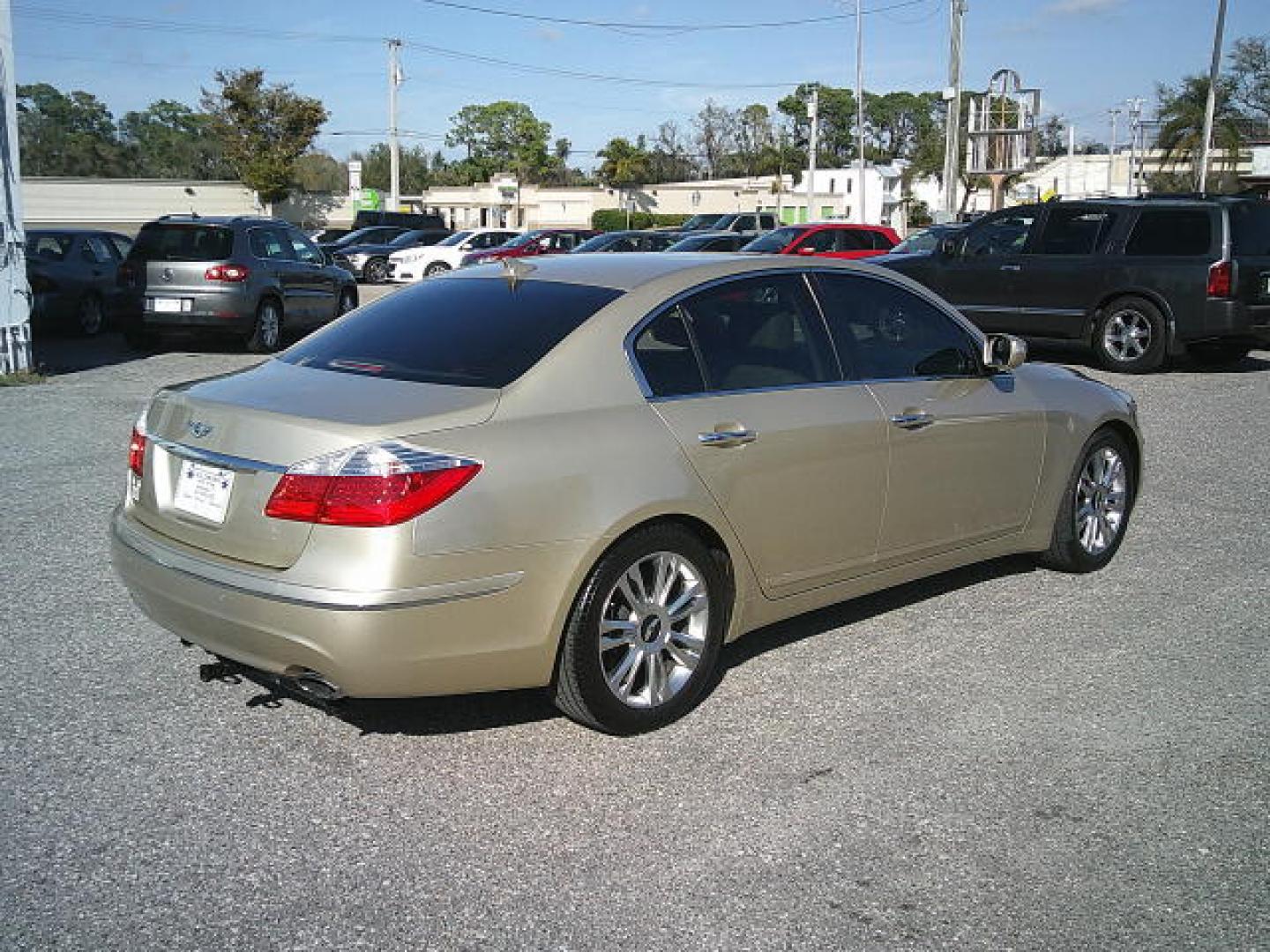 2011 Gold /Beige Hyundai Genesis 3.8L (KMHGC4DE5BU) with an 3.8L V6 DOHC 24V engine, 6-Speed Automatic transmission, located at 4000 Bee Ridge Road, Sarasota, FL, 34233, (941) 926-0300, 27.298664, -82.489151 - Photo#4