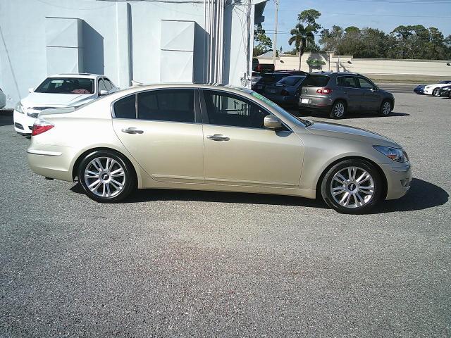 2011 Gold /Beige Hyundai Genesis 3.8L (KMHGC4DE5BU) with an 3.8L V6 DOHC 24V engine, 6-Speed Automatic transmission, located at 4000 Bee Ridge Road, Sarasota, FL, 34233, (941) 926-0300, 27.298664, -82.489151 - Photo#5