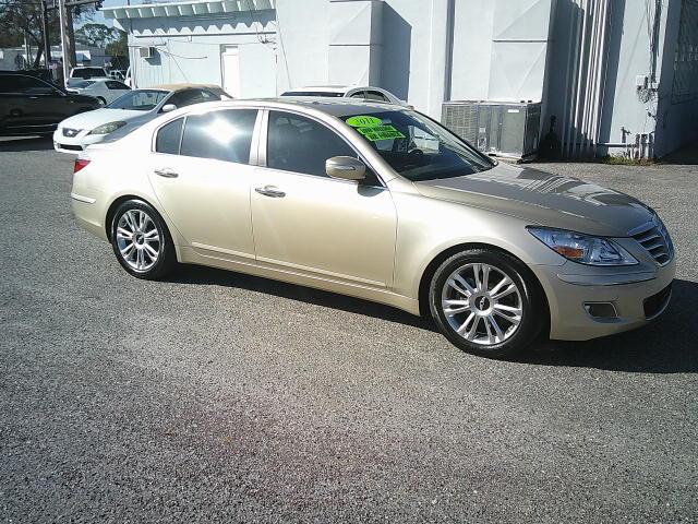 2011 Gold /Beige Hyundai Genesis 3.8L (KMHGC4DE5BU) with an 3.8L V6 DOHC 24V engine, 6-Speed Automatic transmission, located at 4000 Bee Ridge Road, Sarasota, FL, 34233, (941) 926-0300, 27.298664, -82.489151 - Photo#6