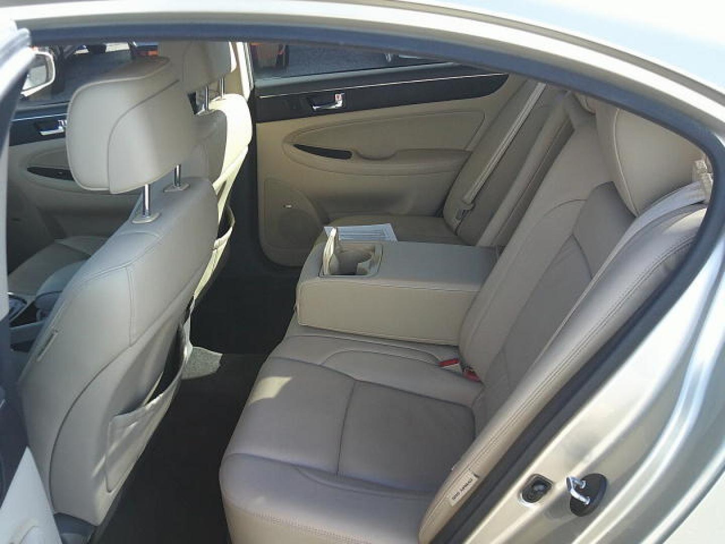 2011 Gold /Beige Hyundai Genesis 3.8L (KMHGC4DE5BU) with an 3.8L V6 DOHC 24V engine, 6-Speed Automatic transmission, located at 4000 Bee Ridge Road, Sarasota, FL, 34233, (941) 926-0300, 27.298664, -82.489151 - Photo#9