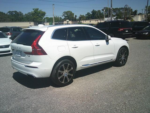 2018 WHITE /Brown Volvo XC60 T6 Inscription AWD (LYVA22RL0JB) with an 2.0L L4 DOHC 16V engine, 6A transmission, located at 4000 Bee Ridge Road, Sarasota, FL, 34233, (941) 926-0300, 27.298664, -82.489151 - Photo#5