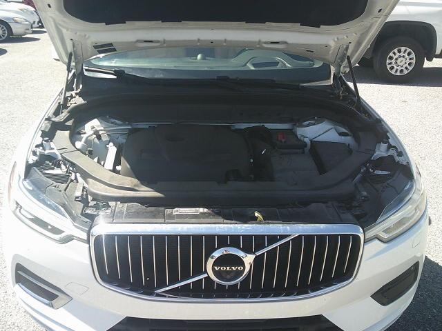 2018 WHITE /Brown Volvo XC60 T6 Inscription AWD (LYVA22RL0JB) with an 2.0L L4 DOHC 16V engine, 6A transmission, located at 4000 Bee Ridge Road, Sarasota, FL, 34233, (941) 926-0300, 27.298664, -82.489151 - Photo#9