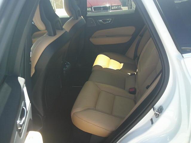 2018 WHITE /Brown Volvo XC60 T6 Inscription AWD (LYVA22RL0JB) with an 2.0L L4 DOHC 16V engine, 6A transmission, located at 4000 Bee Ridge Road, Sarasota, FL, 34233, (941) 926-0300, 27.298664, -82.489151 - Photo#10