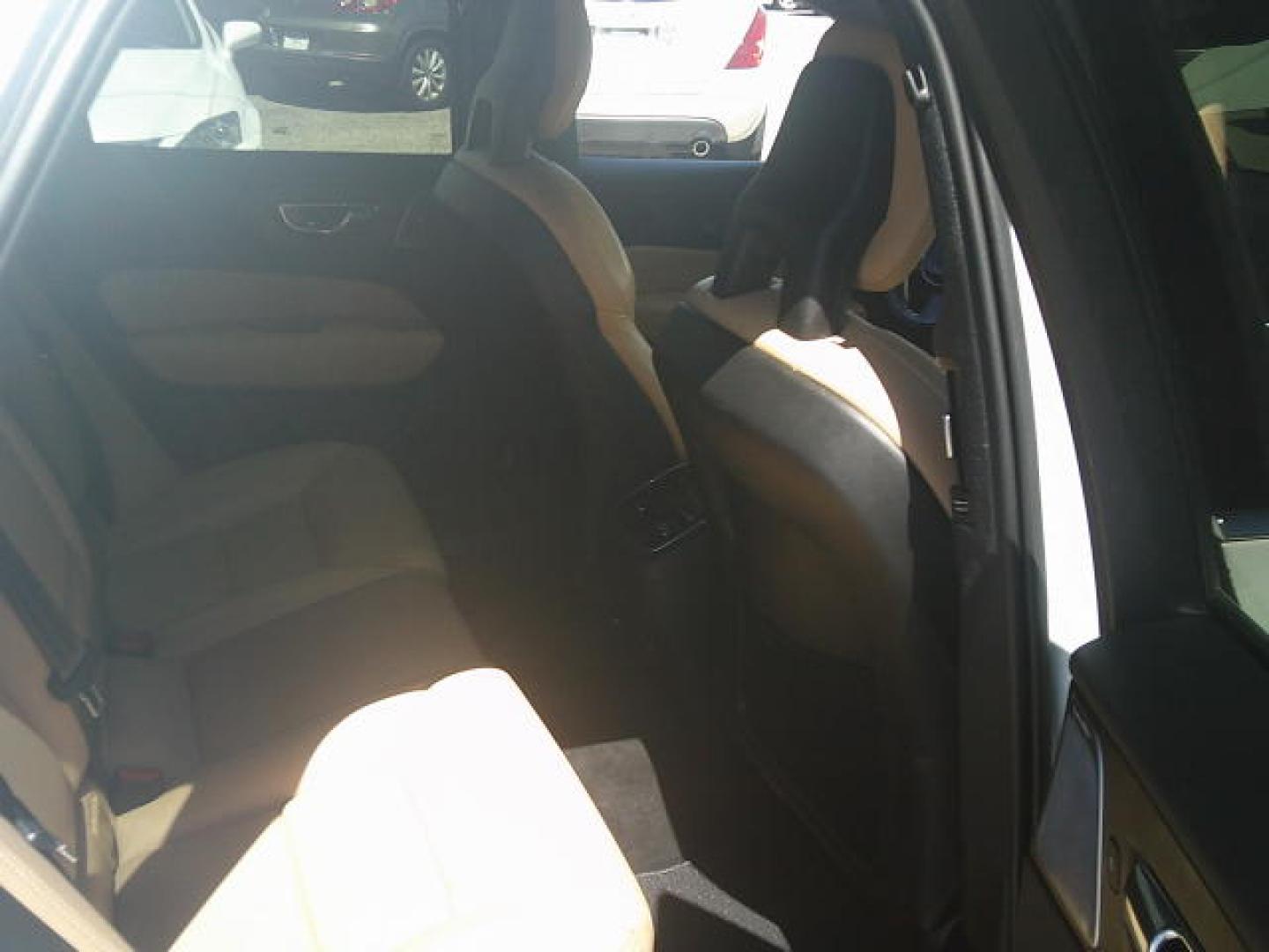 2018 WHITE /Brown Volvo XC60 T6 Inscription AWD (LYVA22RL0JB) with an 2.0L L4 DOHC 16V engine, 6A transmission, located at 4000 Bee Ridge Road, Sarasota, FL, 34233, (941) 926-0300, 27.298664, -82.489151 - Photo#13