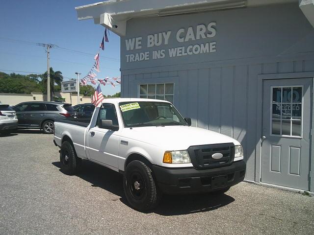 2006 WHITE /Black Ford Ranger Sport 2WD (1FTYR10D56P) with an 2.3L L4 SOHC 8V engine, Automatic transmission, located at 4000 Bee Ridge Road, Sarasota, FL, 34233, (941) 926-0300, 27.298664, -82.489151 - Photo#2
