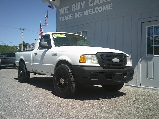 2006 WHITE /Black Ford Ranger Sport 2WD (1FTYR10D56P) with an 2.3L L4 SOHC 8V engine, Automatic transmission, located at 4000 Bee Ridge Road, Sarasota, FL, 34233, (941) 926-0300, 27.298664, -82.489151 - Photo#1