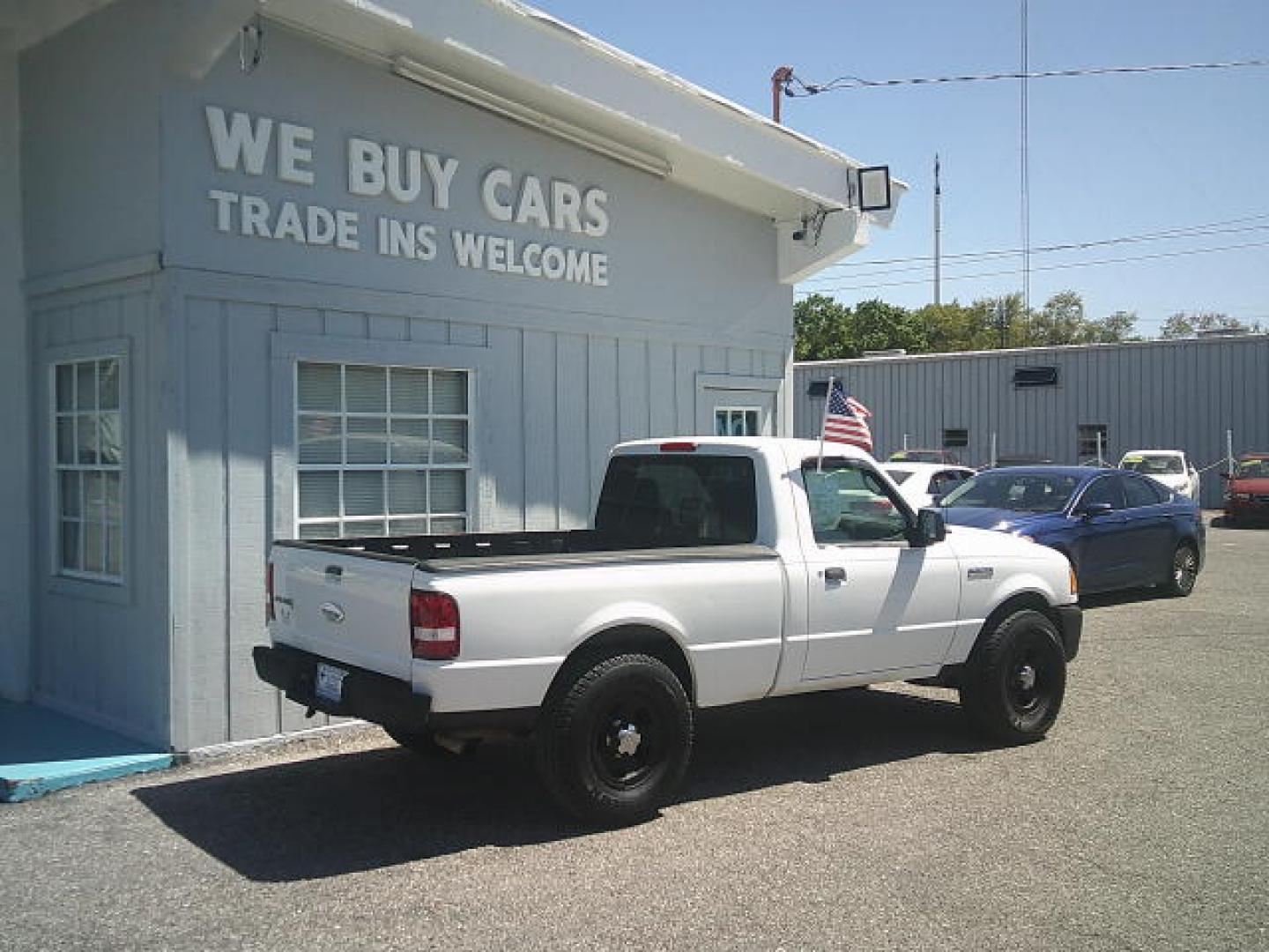 2006 WHITE /Black Ford Ranger Sport 2WD (1FTYR10D56P) with an 2.3L L4 SOHC 8V engine, Automatic transmission, located at 4000 Bee Ridge Road, Sarasota, FL, 34233, (941) 926-0300, 27.298664, -82.489151 - Photo#5