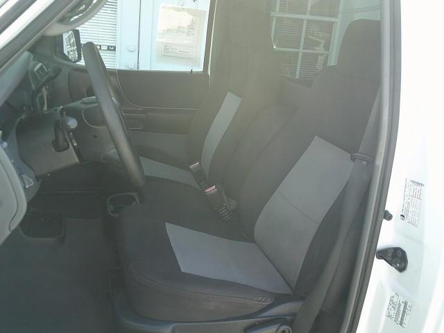 2006 WHITE /Black Ford Ranger Sport 2WD (1FTYR10D56P) with an 2.3L L4 SOHC 8V engine, Automatic transmission, located at 4000 Bee Ridge Road, Sarasota, FL, 34233, (941) 926-0300, 27.298664, -82.489151 - Photo#9