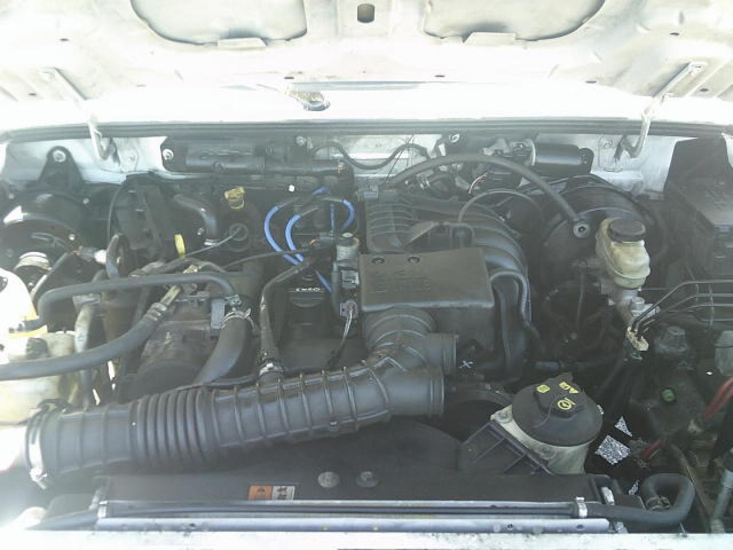 2006 WHITE /Black Ford Ranger Sport 2WD (1FTYR10D56P) with an 2.3L L4 SOHC 8V engine, Automatic transmission, located at 4000 Bee Ridge Road, Sarasota, FL, 34233, (941) 926-0300, 27.298664, -82.489151 - Photo#11