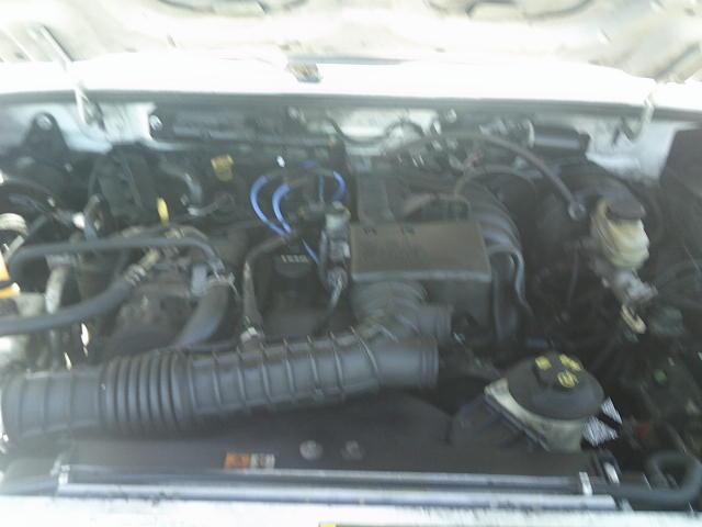 2006 WHITE /Black Ford Ranger Sport 2WD (1FTYR10D56P) with an 2.3L L4 SOHC 8V engine, Automatic transmission, located at 4000 Bee Ridge Road, Sarasota, FL, 34233, (941) 926-0300, 27.298664, -82.489151 - Photo#10