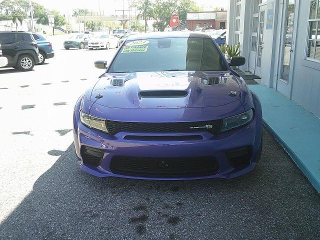 2023 Purple /Black Dodge Charger Scat Pack (2C3CDXGJ5PH) with an 6.4L V8 OHV 16V engine, Automatic transmission, located at 4000 Bee Ridge Road, Sarasota, FL, 34233, (941) 926-0300, 27.298664, -82.489151 - Photo#4