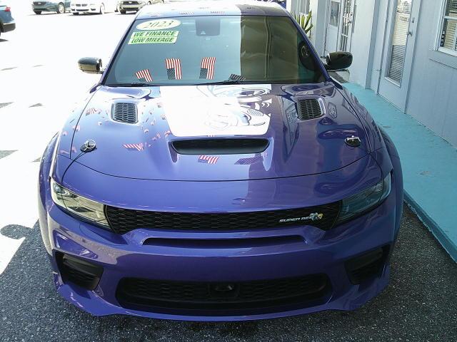 2023 Purple /Black Dodge Charger Scat Pack (2C3CDXGJ5PH) with an 6.4L V8 OHV 16V engine, Automatic transmission, located at 4000 Bee Ridge Road, Sarasota, FL, 34233, (941) 926-0300, 27.298664, -82.489151 - Photo#9