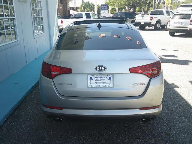 2012 Gray /Beige Kia Optima EX (5XXGN4A75CG) with an 2.4L L4 DOHC 16V engine, 6-Speed Automatic transmission, located at 4000 Bee Ridge Road, Sarasota, FL, 34233, (941) 926-0300, 27.298664, -82.489151 - Photo#5