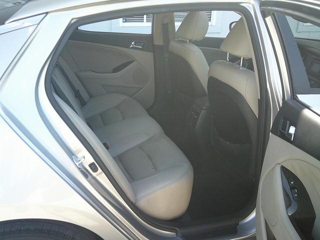 2012 Gray /Beige Kia Optima EX (5XXGN4A75CG) with an 2.4L L4 DOHC 16V engine, 6-Speed Automatic transmission, located at 4000 Bee Ridge Road, Sarasota, FL, 34233, (941) 926-0300, 27.298664, -82.489151 - Photo#13