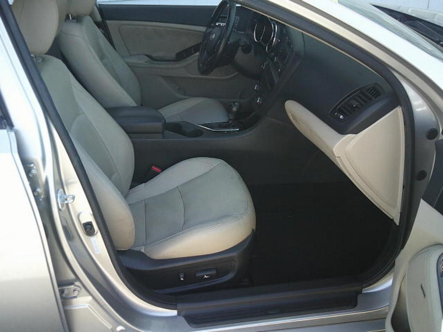 2012 Gray /Beige Kia Optima EX (5XXGN4A75CG) with an 2.4L L4 DOHC 16V engine, 6-Speed Automatic transmission, located at 4000 Bee Ridge Road, Sarasota, FL, 34233, (941) 926-0300, 27.298664, -82.489151 - Photo#14