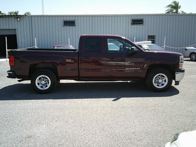 2014 Burgandy /Gray Chevrolet Silverado 1500 Work Truck 1WT Double Cab 2WD (1GCRCPEHXEZ) with an 4.3L V6 OHV 12V engine, 6-Speed Automatic transmission, located at 4000 Bee Ridge Road, Sarasota, FL, 34233, (941) 926-0300, 27.298664, -82.489151 - Photo#6