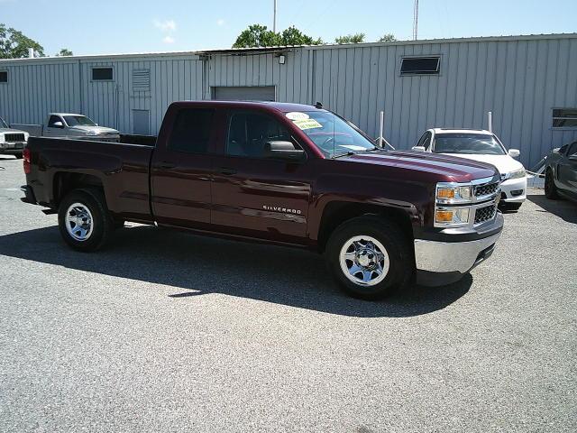 2014 Burgandy /Gray Chevrolet Silverado 1500 Work Truck 1WT Double Cab 2WD (1GCRCPEHXEZ) with an 4.3L V6 OHV 12V engine, 6-Speed Automatic transmission, located at 4000 Bee Ridge Road, Sarasota, FL, 34233, (941) 926-0300, 27.298664, -82.489151 - Photo#7
