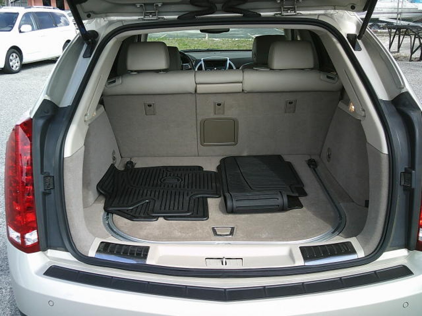 2011 Gold /Beige Cadillac SRX Luxury Collection (3GYFNAEYXBS) with an 3.0L V6 DOHC 24V engine, 6-Speed Automatic transmission, located at 4000 Bee Ridge Road, Sarasota, FL, 34233, (941) 926-0300, 27.298664, -82.489151- Photo#11