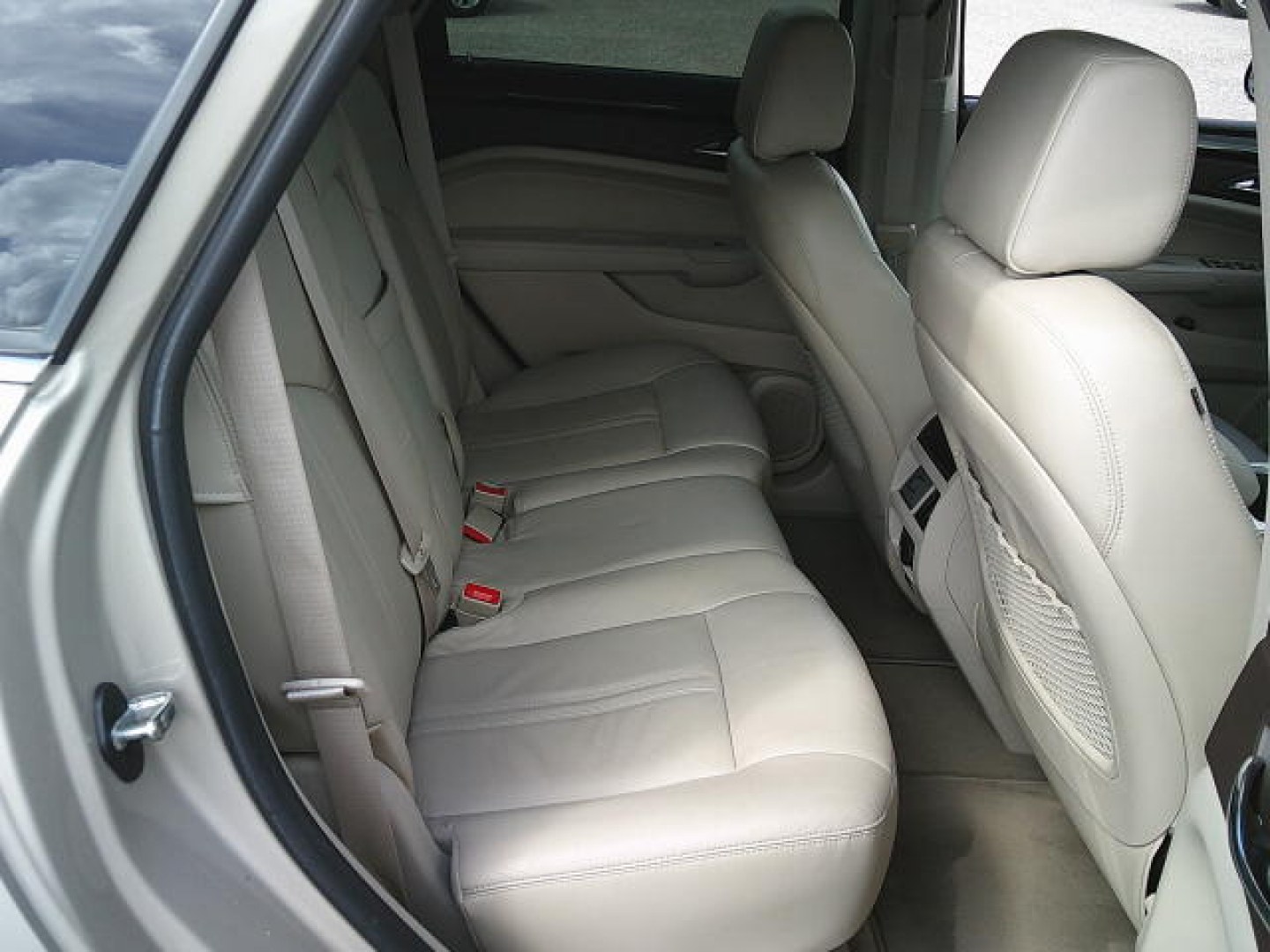 2011 Gold /Beige Cadillac SRX Luxury Collection (3GYFNAEYXBS) with an 3.0L V6 DOHC 24V engine, 6-Speed Automatic transmission, located at 4000 Bee Ridge Road, Sarasota, FL, 34233, (941) 926-0300, 27.298664, -82.489151- Photo#14