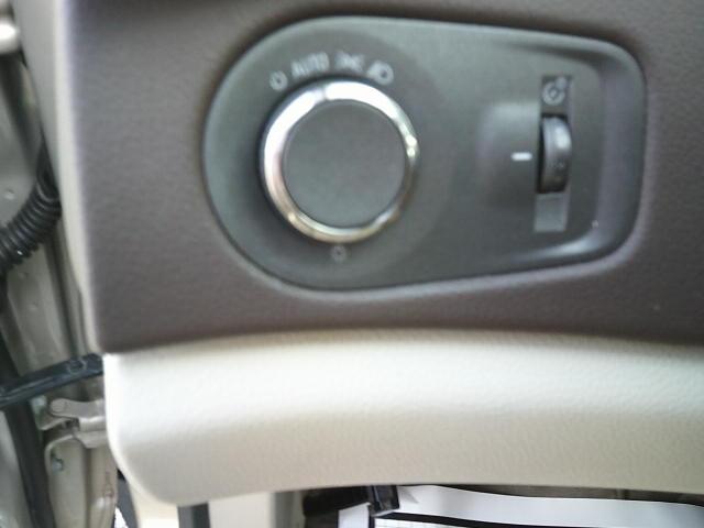 2011 Gold /Beige Cadillac SRX Luxury Collection (3GYFNAEYXBS) with an 3.0L V6 DOHC 24V engine, 6-Speed Automatic transmission, located at 4000 Bee Ridge Road, Sarasota, FL, 34233, (941) 926-0300, 27.298664, -82.489151 - Photo#22