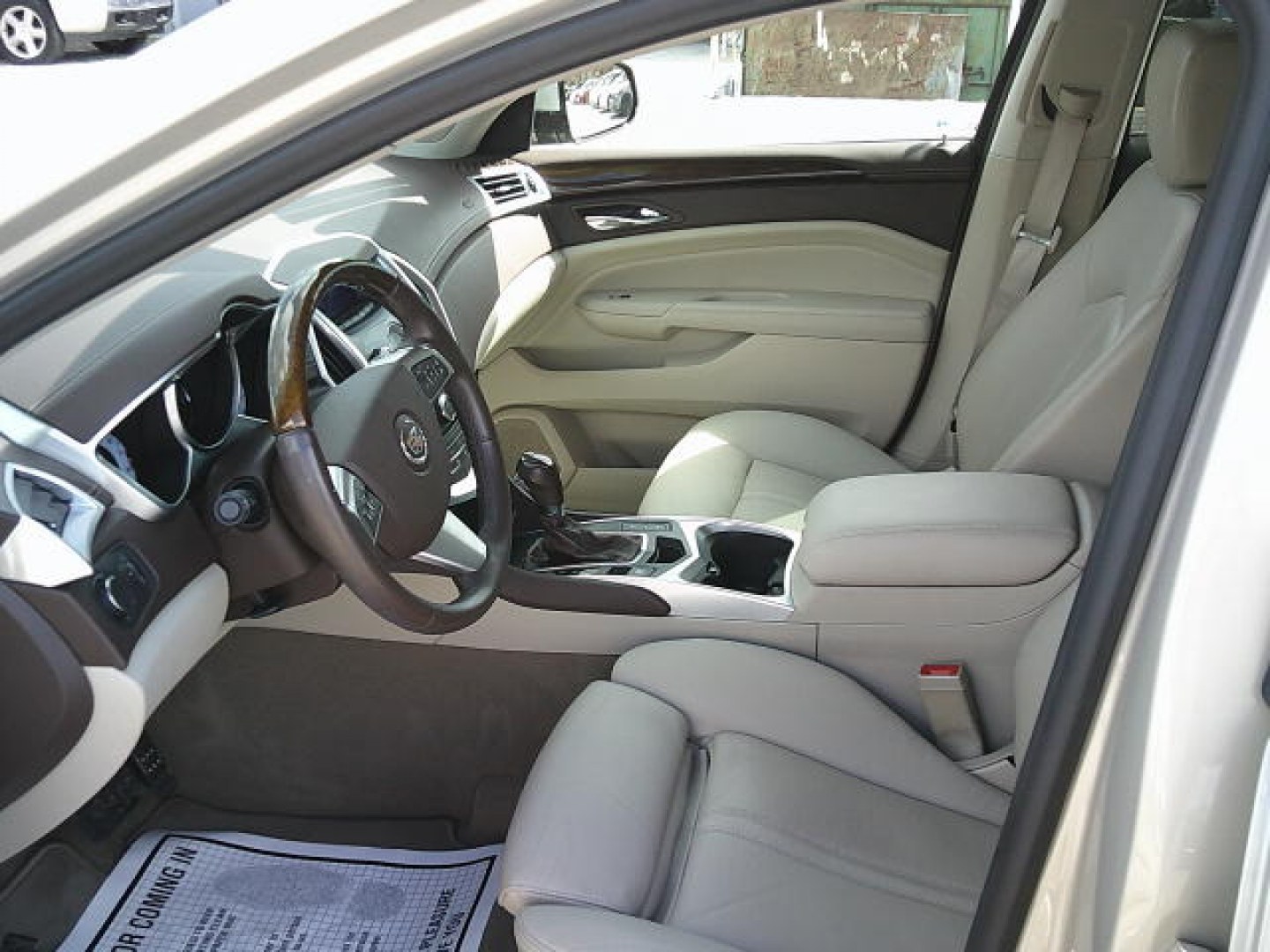 2011 Gold /Beige Cadillac SRX Luxury Collection (3GYFNAEYXBS) with an 3.0L V6 DOHC 24V engine, 6-Speed Automatic transmission, located at 4000 Bee Ridge Road, Sarasota, FL, 34233, (941) 926-0300, 27.298664, -82.489151- Photo#20