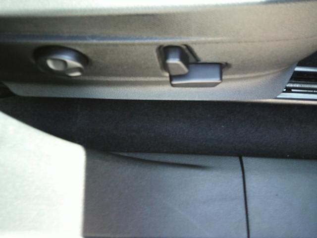 2018 Red /Black Alfa Romeo Stelvio Base (ZASFAKAN7J7) with an 2.0L L4 DOHC 16V engine, 8A transmission, located at 4000 Bee Ridge Road, Sarasota, FL, 34233, (941) 926-0300, 27.298664, -82.489151 - Photo#15