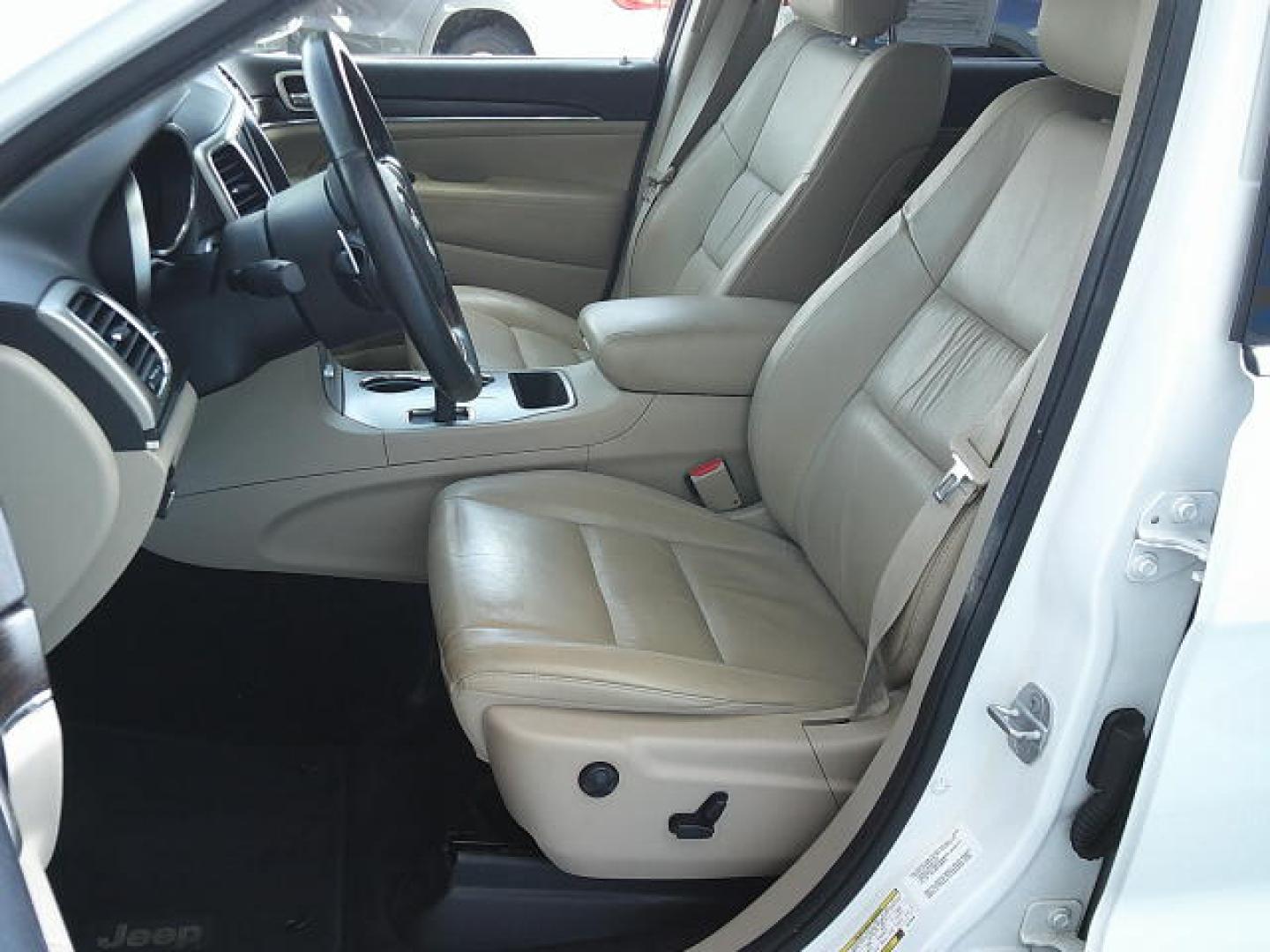 2014 WHITE /Beige Jeep Grand Cherokee Limited 2WD (1C4RJEBG5EC) with an 3.6L V6 DOHC 24V engine, 5-Speed Automatic transmission, located at 4000 Bee Ridge Road, Sarasota, FL, 34233, (941) 926-0300, 27.298664, -82.489151- Photo#17