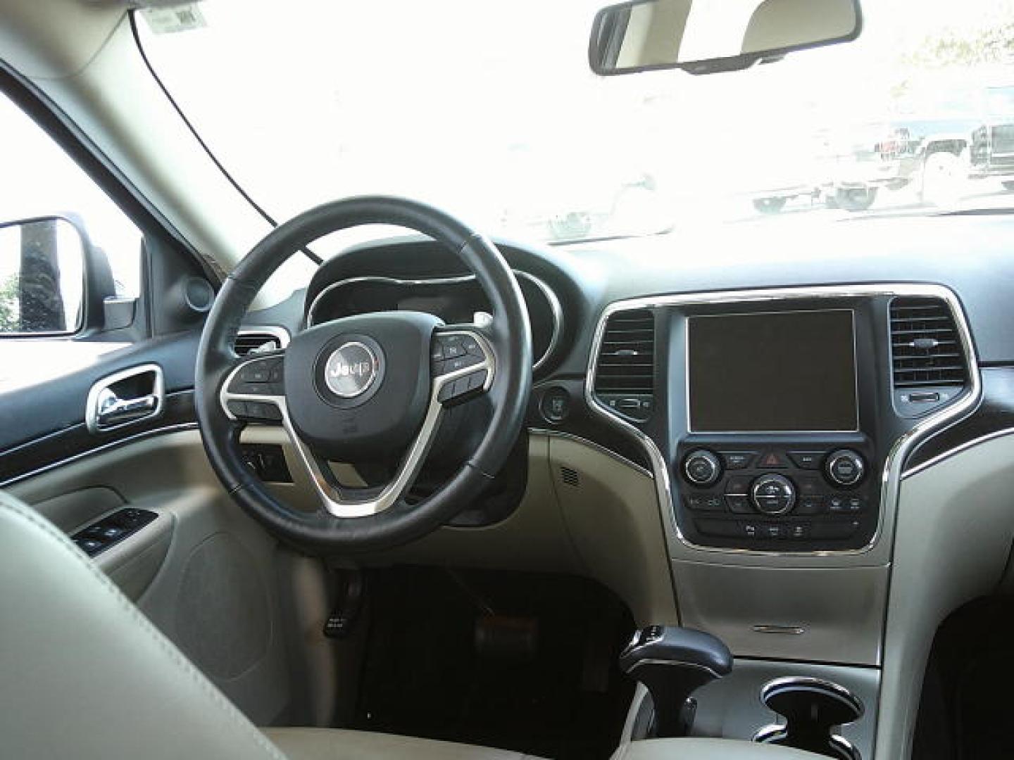 2014 WHITE /Beige Jeep Grand Cherokee Limited 2WD (1C4RJEBG5EC) with an 3.6L V6 DOHC 24V engine, 5-Speed Automatic transmission, located at 4000 Bee Ridge Road, Sarasota, FL, 34233, (941) 926-0300, 27.298664, -82.489151- Photo#12